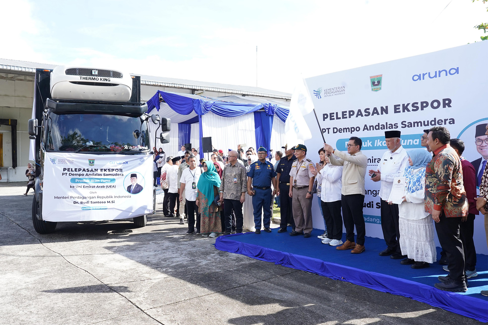 Pelepasan Ekspor Produk Tuna Beku PT Dempo Andalas Samudera ke Uni Emirat Arab di Padang, Sumatra Barat