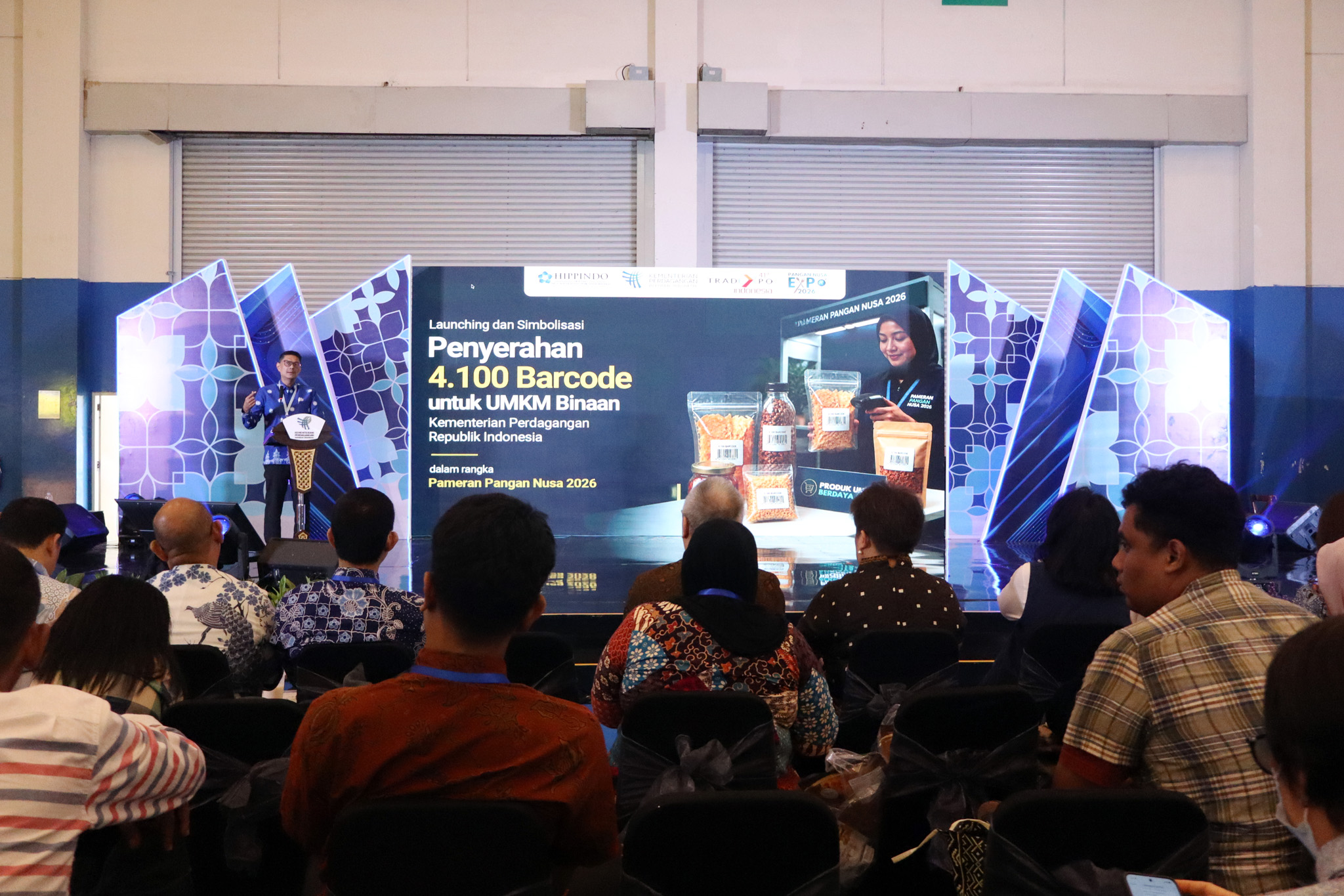 Launching dan Simbolisasi Penyerahan 4.100 Barcode untuk UMKM Binaan Kemendag