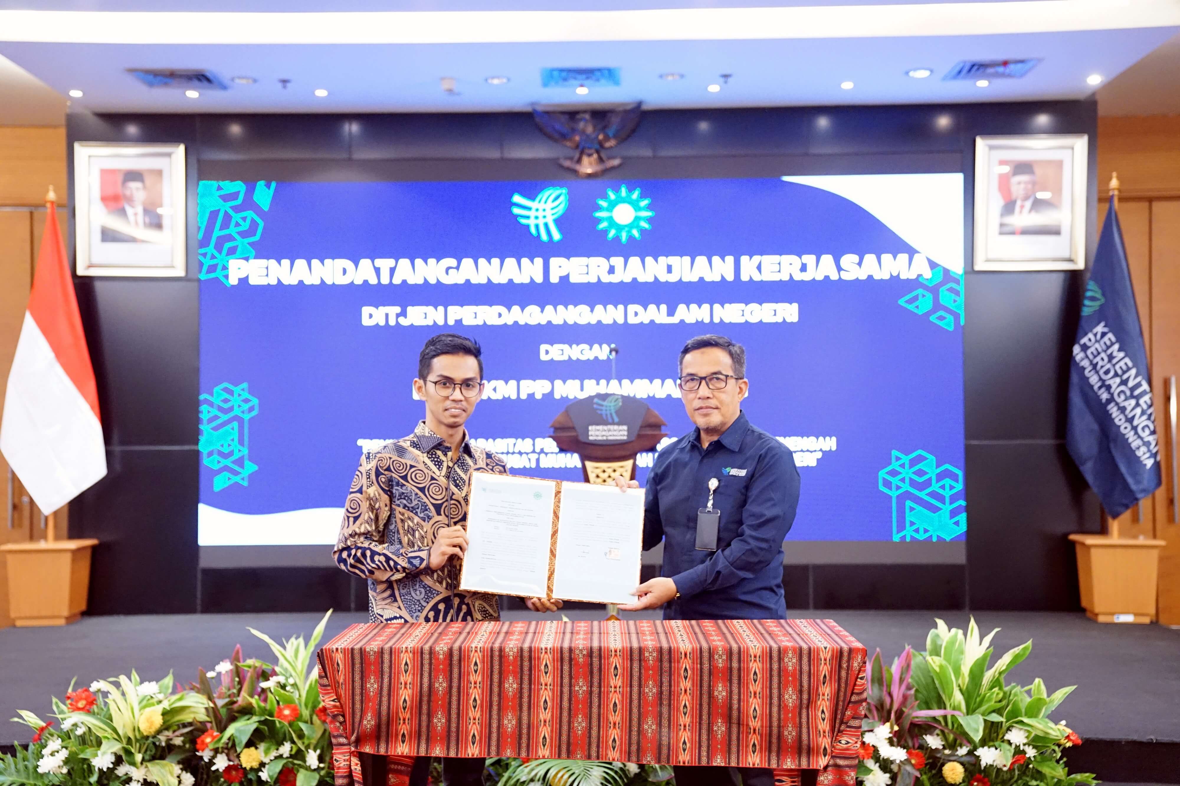 Dirjen PDN Menandatangi Perjanjian Kerja Sama dengan Lembaga Pengembang UMKM Pimpinan Pusat Muhammadiyah