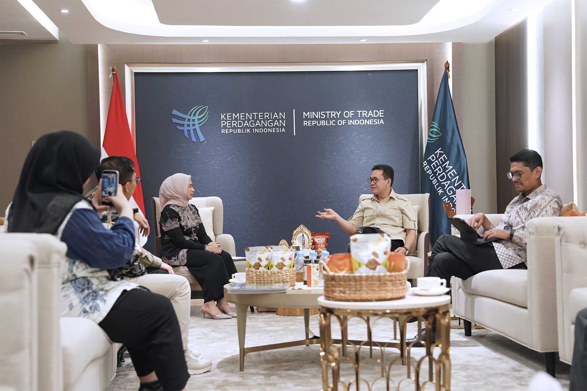 Mendag Menerima Audiensi CEO Infobrand