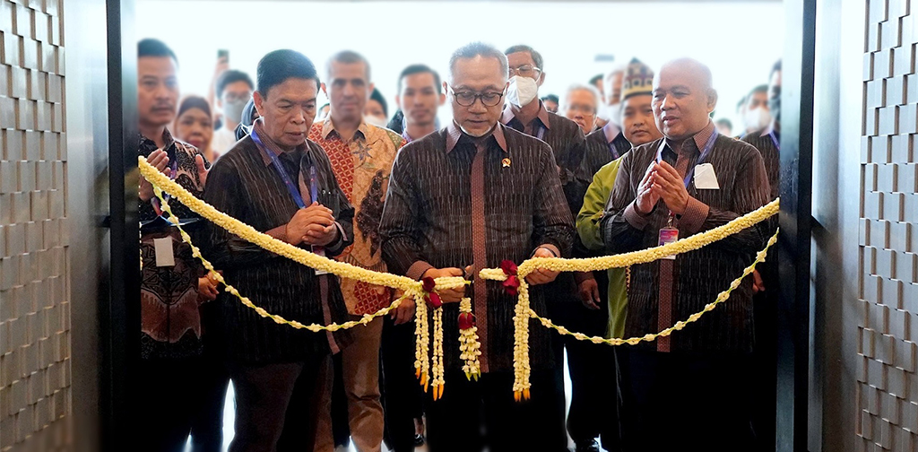 Menteri Perdagangan Didampingi Oleh Sekretaris Jenderal Kemendag Dan ...