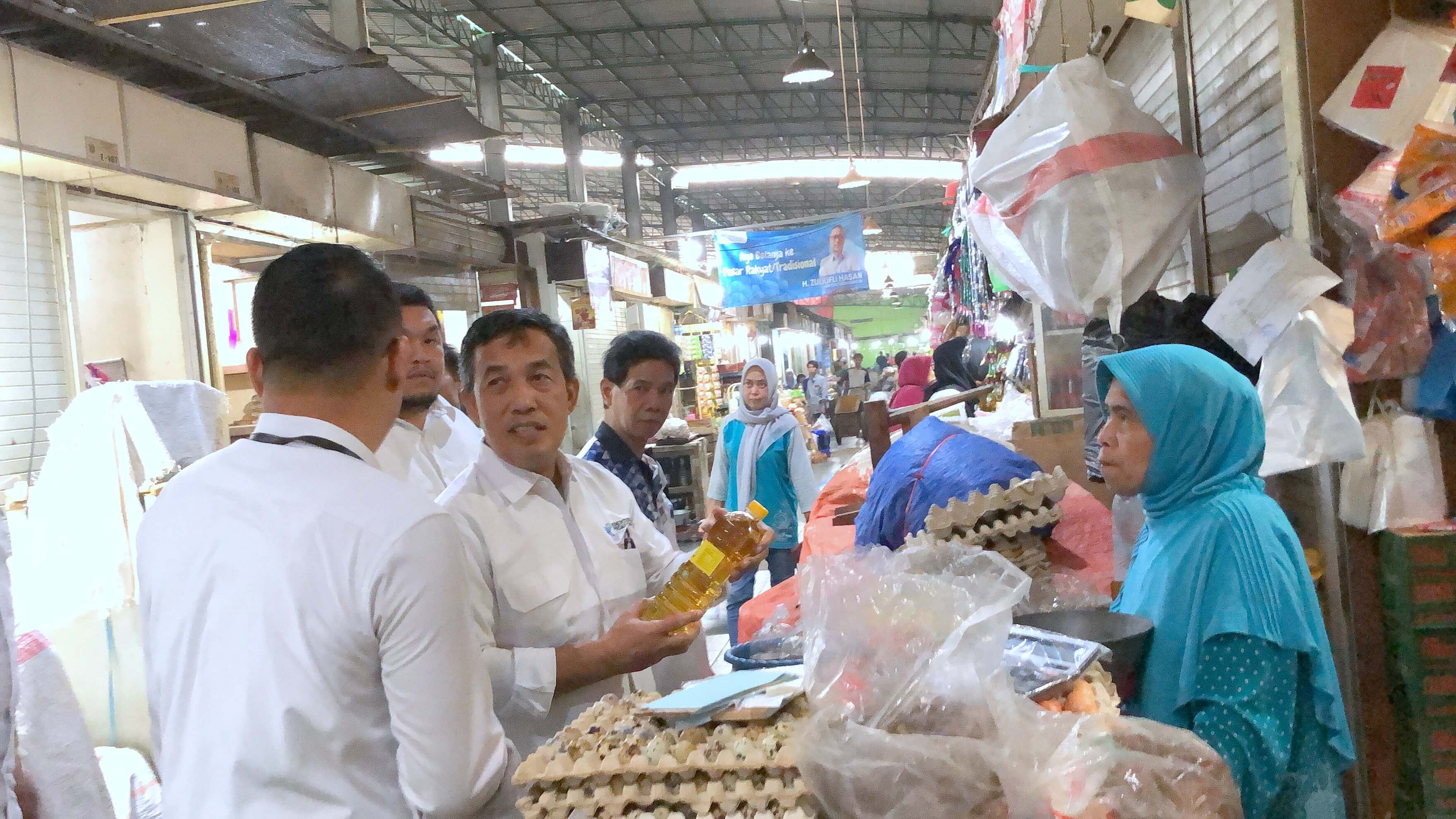 Meteri Perdagangan Didampingi Dirjen PDN Meninjau Harga Barang ...