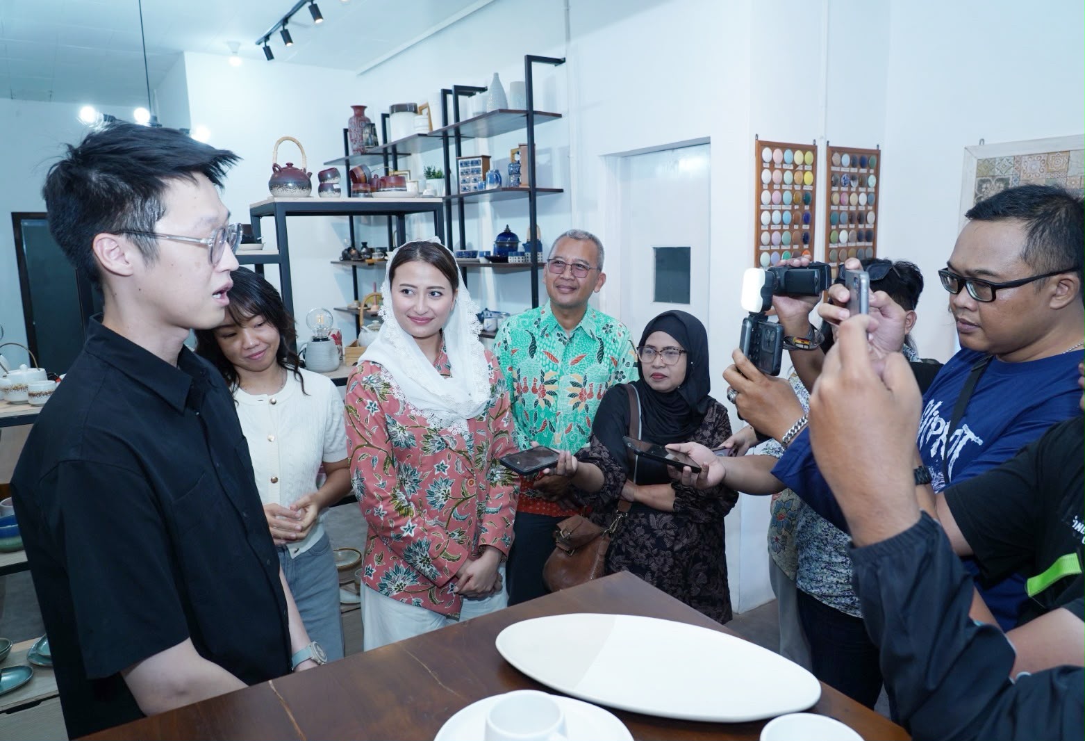 Wamendag Meninjau Keramik Home and Living Lumosh